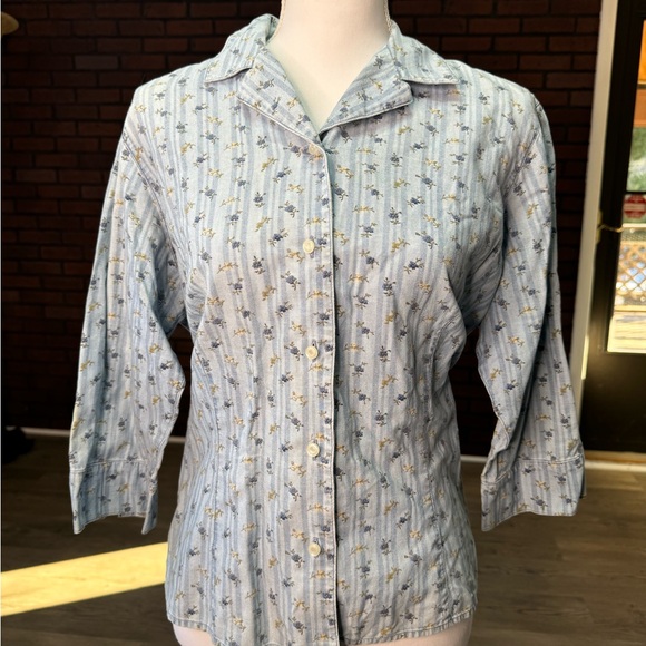 Liz Claiborne Tops - Liz Claiborne Lizwear Jeans Floral‎ Chambray Button Down Shirt Large Cotton